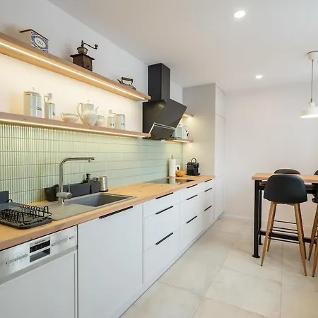 아파트 Modern With Cinema & Garden 타르노프스키 고리