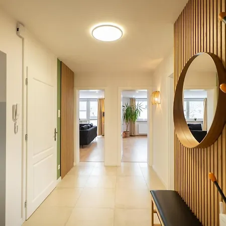 Modern With Cinema & Garden Апартаменти *