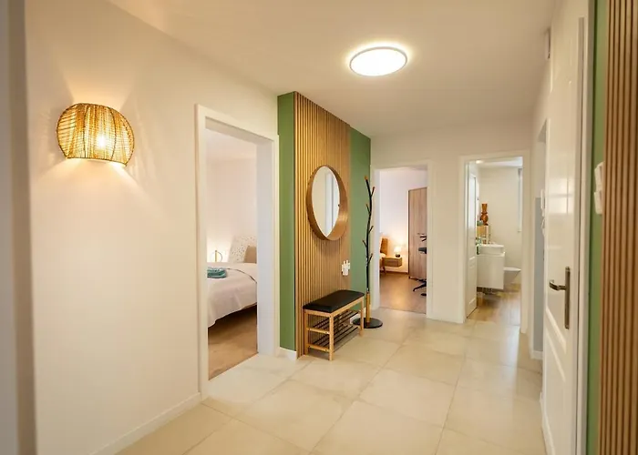 Modern With Cinema & Garden 아파트 타르노프스키 고리